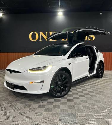 TESLA MODEL X ELÉTRICO PLAID